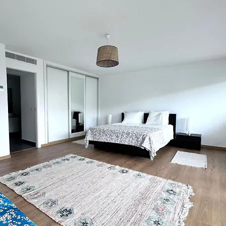 Luz Vila Villa