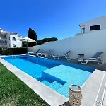 Luz Vila Villa *
